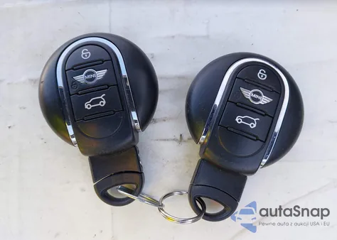 2018 Mini Clubman Cooper z USA, uszkodzony, nr VIN WMWLN5C52J2E34302